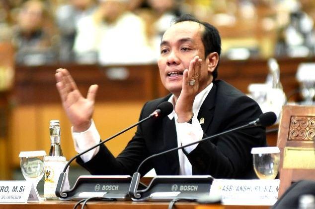 Ketimbang Subsidi Mobil Listrik, NasDem Minta Alihkan ke Pupuk