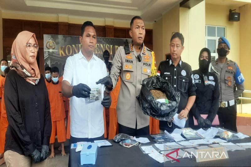 Polresta Surakarta Amankan Tiga Tersangka Kasus Peredaran Ganja dan Tembakau Gorila