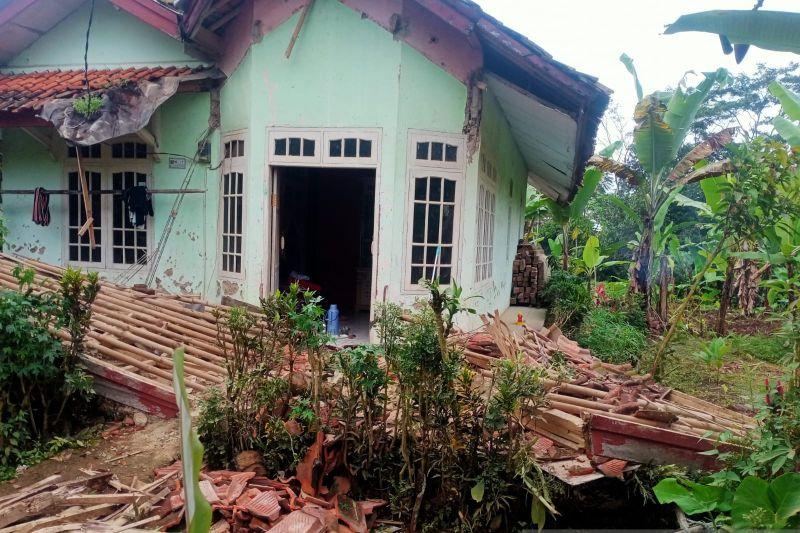BPBD Sebut Total Bangunan Rusak Akibat Gempa Sukabumi Capai Puluhan Unit