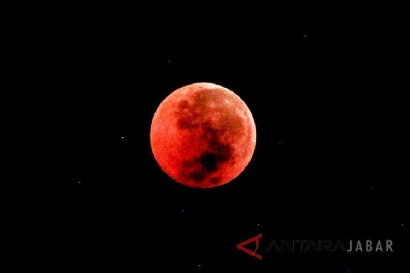 Kemenag Ajak Umat Salat Khusuf Saat Gerhana Bulan Total pada 8 November