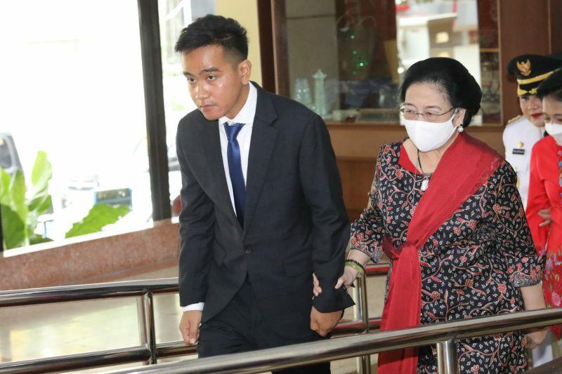 Gibran Bungkam Ditanya soal Pembicaraan dengan Megawati di Semarang