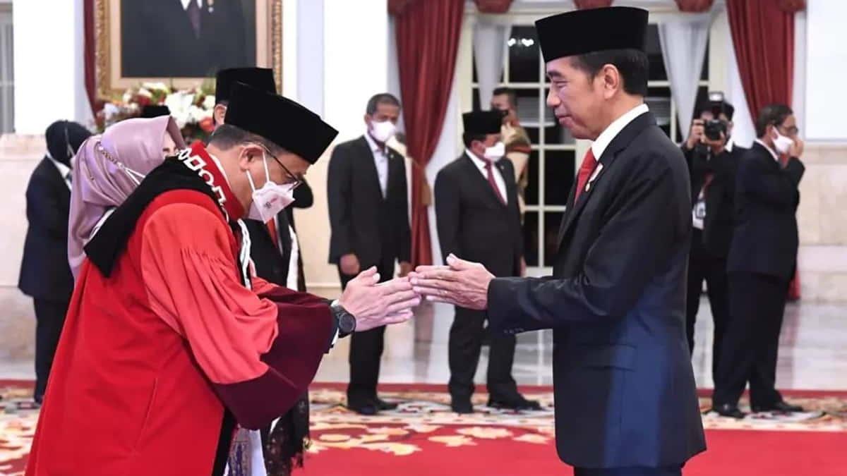 Pergantian Hakim MK Aswanto ke Guntur Digugat ke PTUN