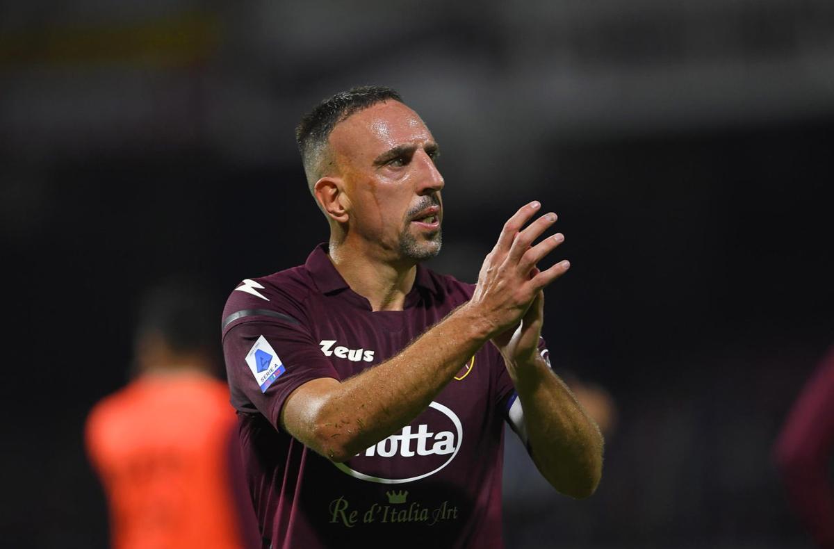 Resmi Gantung Sepatu, Merci Franck Ribery!