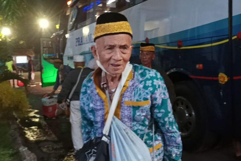 Mbah Harun Haji Tertua RI Bersyukur Bisa Sempurnakan Rukum Islam ke-5