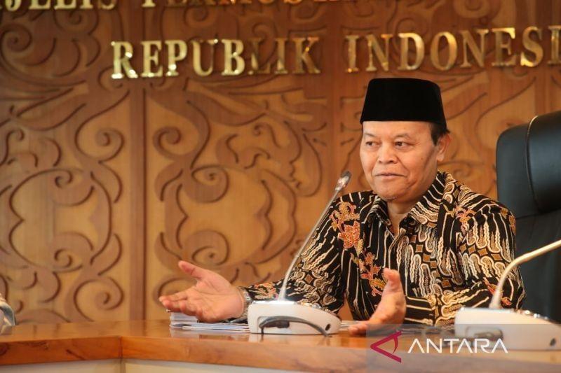 Viral Kedubes Inggris Kibarkan Bendera LGBT, HNW: Mereka Tak Pertimbangkan Aspek Lokalitas HAM