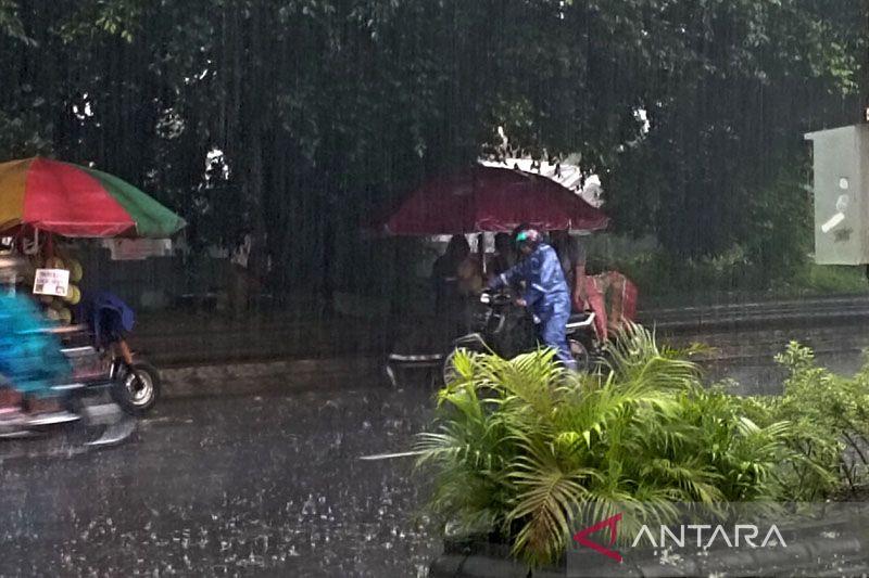 BMKG: Hujan Ringan Diprediksi bakal Guyur Wilayah Jaksel dan Jaktim