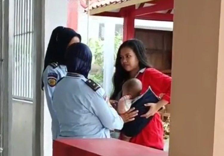 Ibu Muda Dipenjara 10 Bulan bersama Bayinya, Netizen: Kak Seto Lihat Ini!