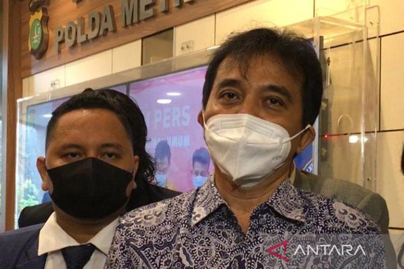 PN Jakbar Tunda Pembacaan Tuntutan terhadap Roy Suryo atas Kasus Meme