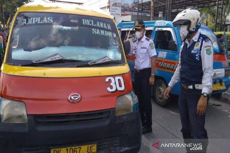 Imbas Naiknya BBM, 17.000 Sopir Angkot di Medan Dapat Subsidi Rp600 Ribu