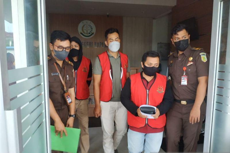 Jaksa Tuntut Koruptor MTs Ma'arif NU Kapuas Hulu Kalbar Tujuh Tahun Penjara