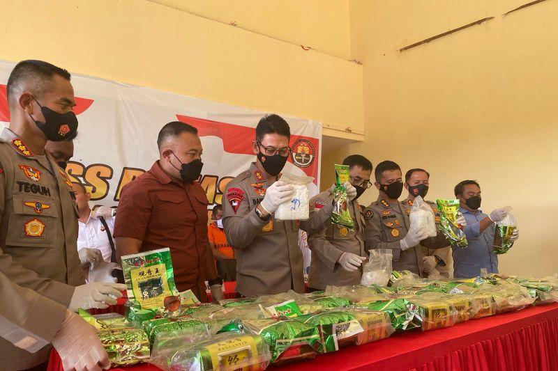 Polisi Gagalkan Penyelundupan 47 Kg Sabu di Perbatasan Indonesia-Malaysia, Pelaku Diupah Rp1,65 Miliar