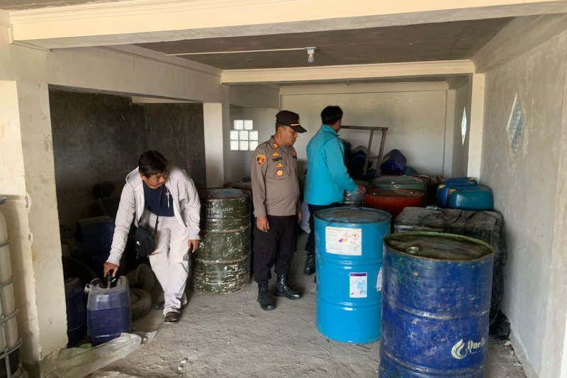 Polisi Gerebek Gudang Penimbun dan Pengoplos Pertalite di Majalengka