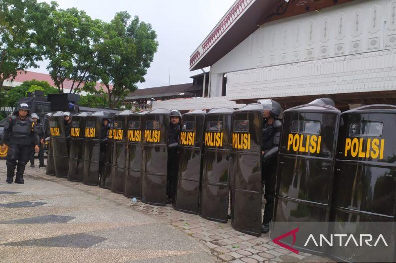 Polisi yang Terluka saat Amankan Aksi Demo Tolak BBM Naik Bertambah jadi Lima Orang