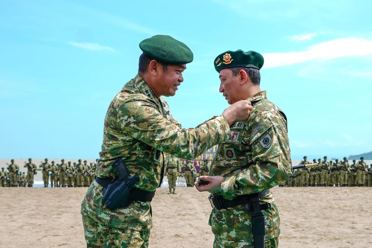 Kapolri Jenderal Listyo Sigit Diangkat Jadi Warga Kehormatan Kostrad