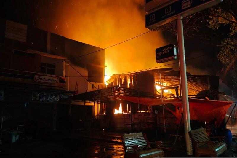 Toko Furnitur di Ciracas Terbakar, Kerugian Capai Rp1 Miliar