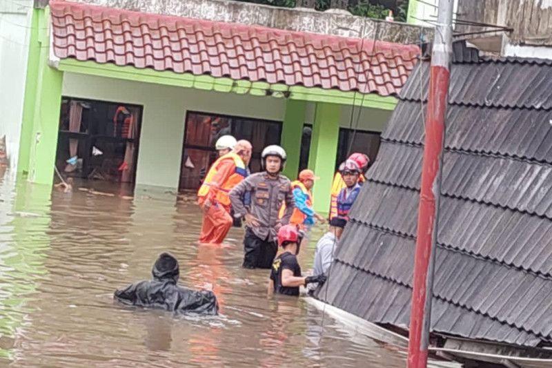 Hari Ini, Polres Metro Jaksel-Puslabfor Olah TKP Tembok Ambruk MTsN 19 Pondok Labu