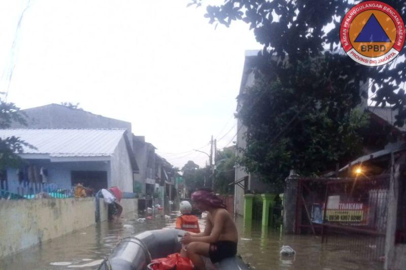 116 Pengungsi Banjir di Jakarta Dievakuasi Tim Gabungan