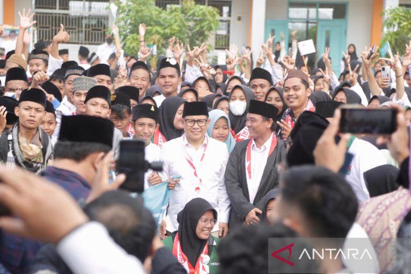 Cak Imin Kukuhkan Ribuan Santri untuk Masa Depan, Siap Maju 2024?