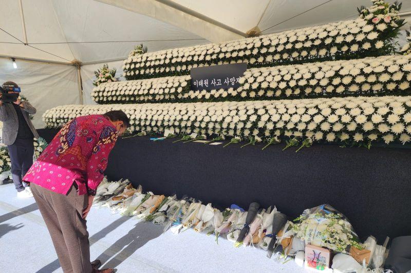 Turut Belasungkawa, Dubes RI Kunjungi Altar Duka Cita Korban Tragedi Itaewon di Korea Selatan