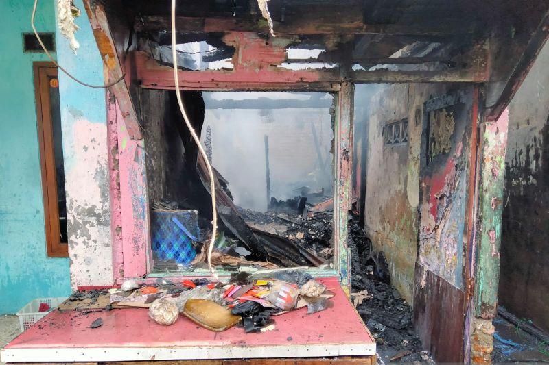 Tiga Rumah Warga di Duren Sawit Terbakar, Kerugian Capai Rp150 Juta