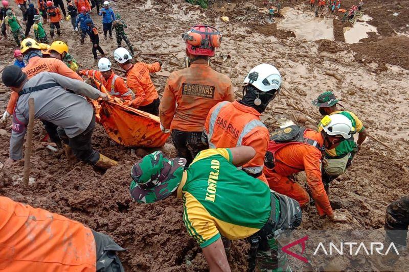 Pilu, Jenazah Ibu dan Dua Anaknya Korban Gempa Cianjur Ditemukan Berpelukan