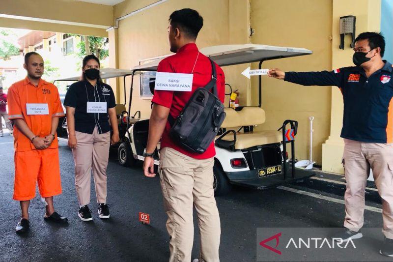 Polda Bali Gelar Rekonstruksi Kasus Pembunuhan Pegawai Bank BPD Sebanyak 29 Adegan