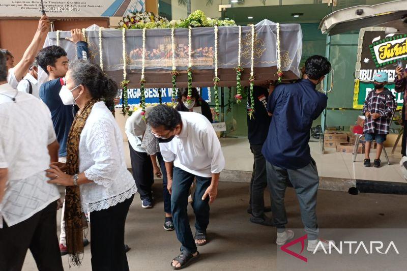 Kasus Mutilasi di Bekasi, Keluarga Lakukan Tradisi Brobosan Sebelum Pemakaman Angela