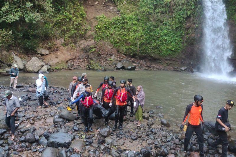 Wisatawan Tenggelam di Air Terjun Segenter Lombok Barat Ditemukan Tewas
