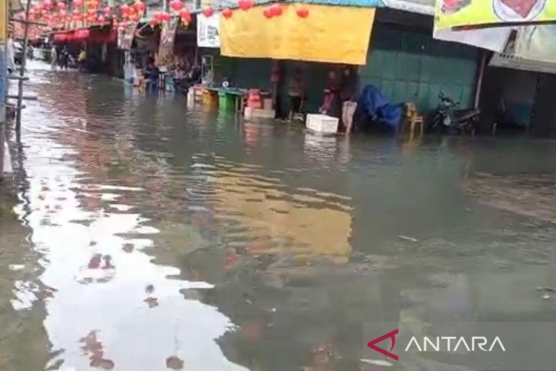 Banjir Rob Rendam Ratusan Rumah di Kawasan Kota Lama Tanjungpinang