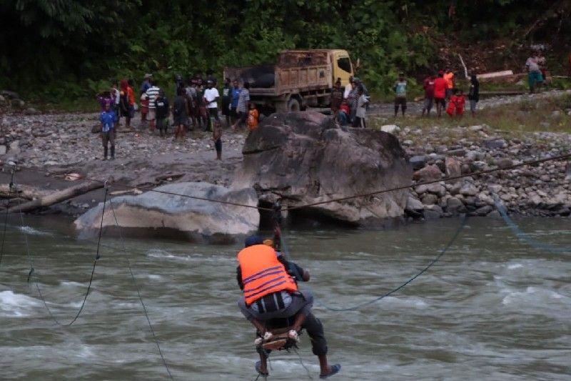 Jenazah TNI Korban Jembatan Gantung Putus Ditemukan 12 Km dari Lokasi Kejadian