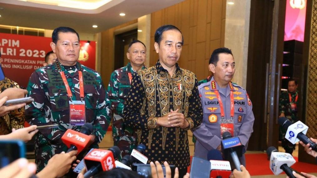 Jokowi Minta TNI-Polri Berantas Tambang dan Ekspor Ilegal