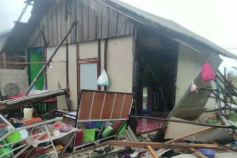 2 Rumah Warga di Tanah Laut Kalsel Tersapu Angin Puting Beliung