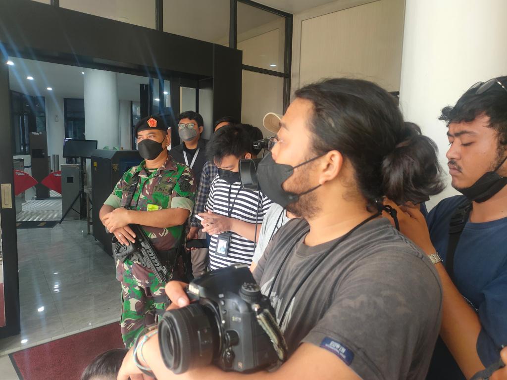 M Lutfi Ditunggu Kedatangannya di Gedung Bundar