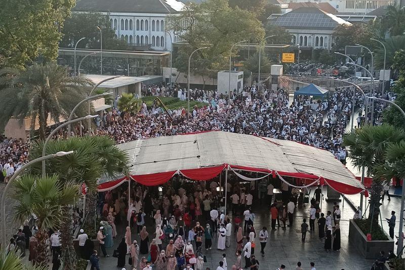 Ratusan Ribu Warga DKI Padati Masjid Istiqlal Sejak Pukul 4 Pagi
