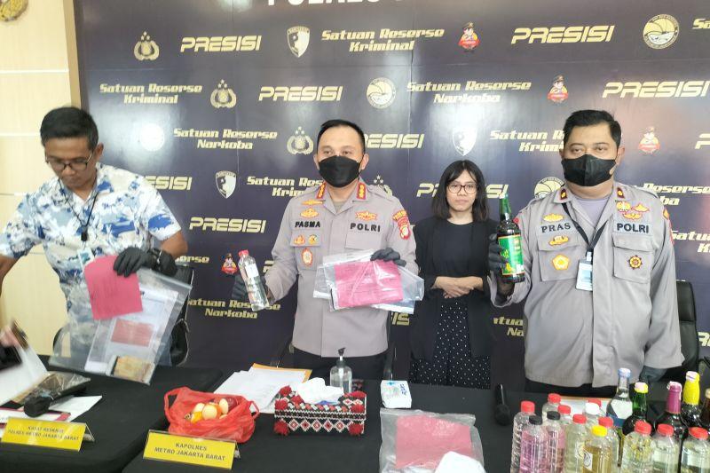 Polres Jakbar Bongkar Kasus Judi dan Peredaran Miras Ilegal, Puluhan Ribu Botol Disita