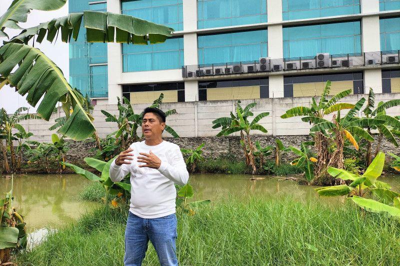 Polisi Tinjau Lokasi Kasus Kekerasan Seksual di Empang Kalideres