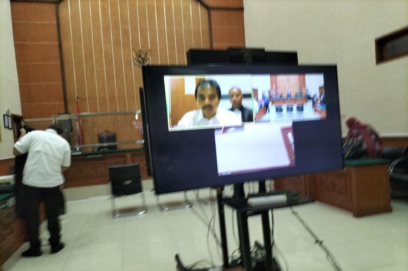 Hakim Pertimbangkan Gelar Sidang Roy Suryo Secara Offline
