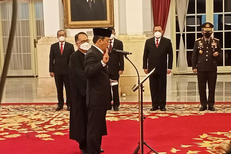 Jokowi Resmi Lantik Johanis Tanak Jadi Wakil Ketua KPK