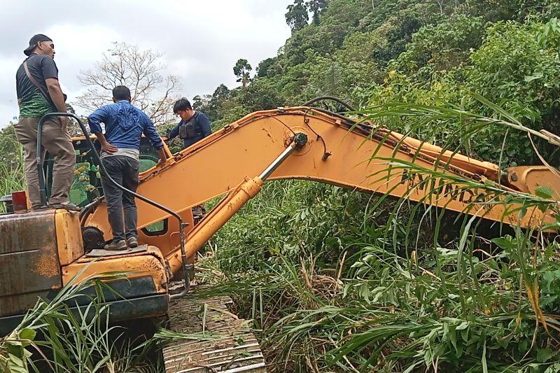Polda Sumbar Razia Tambang Emas Ilegal di Pasaman Barat