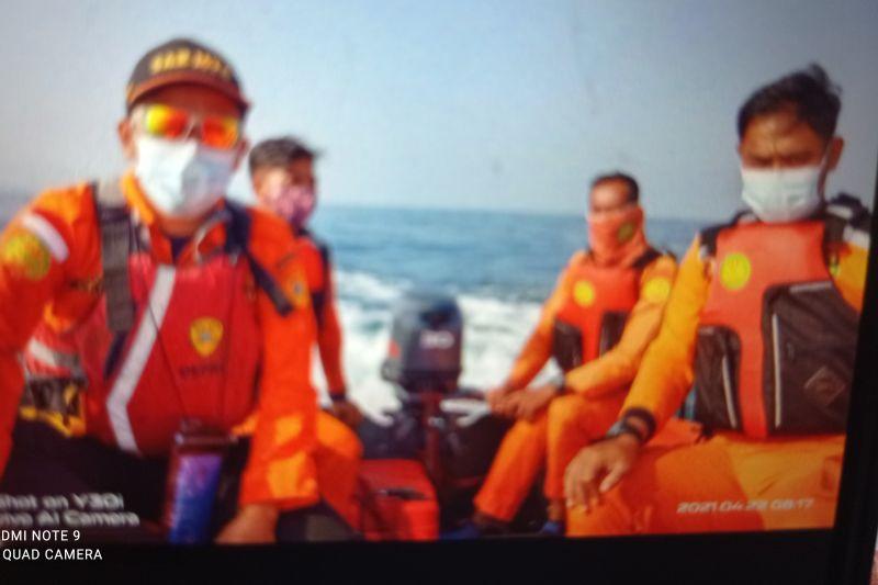 Tim SAR Gabungan Temukan Korban Tewas Terseret Ombak di Pantai Cibobos