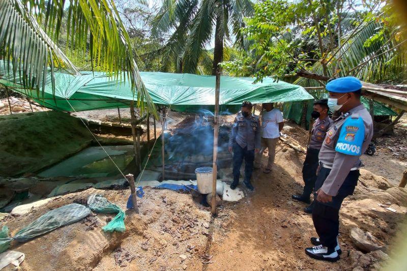 Rusak Lingkungan, Polisi Tertibkan Tambang Emas Ilegal di Lombok Tengah