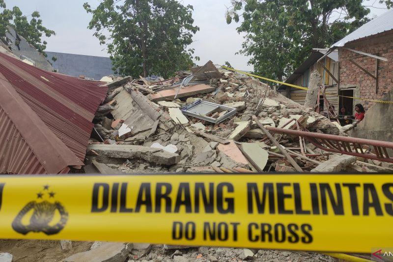 Polisi Periksa Tiga Saksi Robohnya Gedung Sekolah di Palembang, 1 Orang Tewas