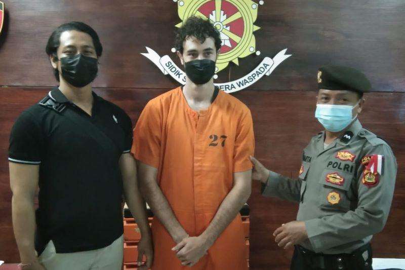 Bawa Ganja dari Thailand, Warga Brazil Ditangkap di Bali