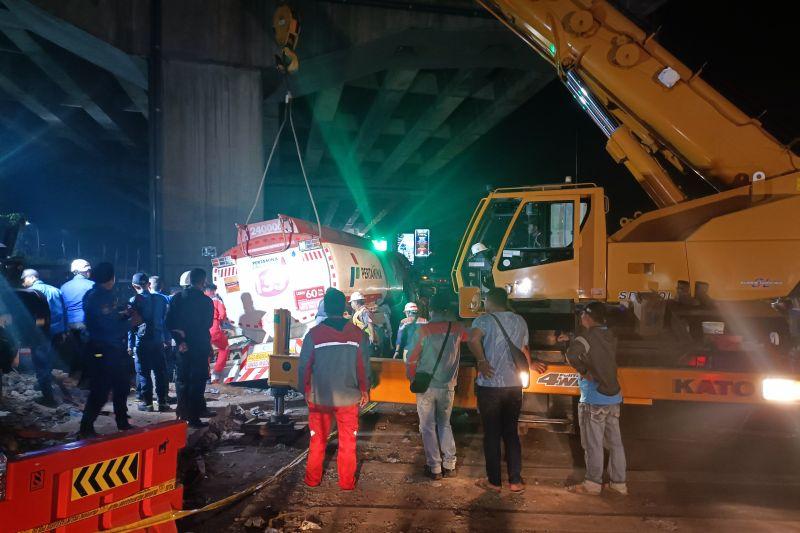 Prihatin Kecelakaan Maut, Warga Cibubur Gelar Doa Bersama dan Tabur Bunga di Lampu Merah CBD Sore Ini