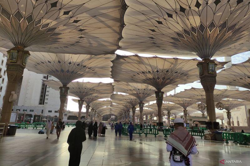 Duh! Jemaah Haji Indonesia Didenda Rp800 Ribu usai Kepergok Ngerokok di Area Masjid Nabawi
