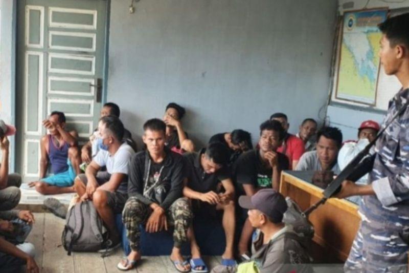 TNI AL Amankan Kapal Pembawa PMI Ilegal dari Malaysia, Ini Ceritanya