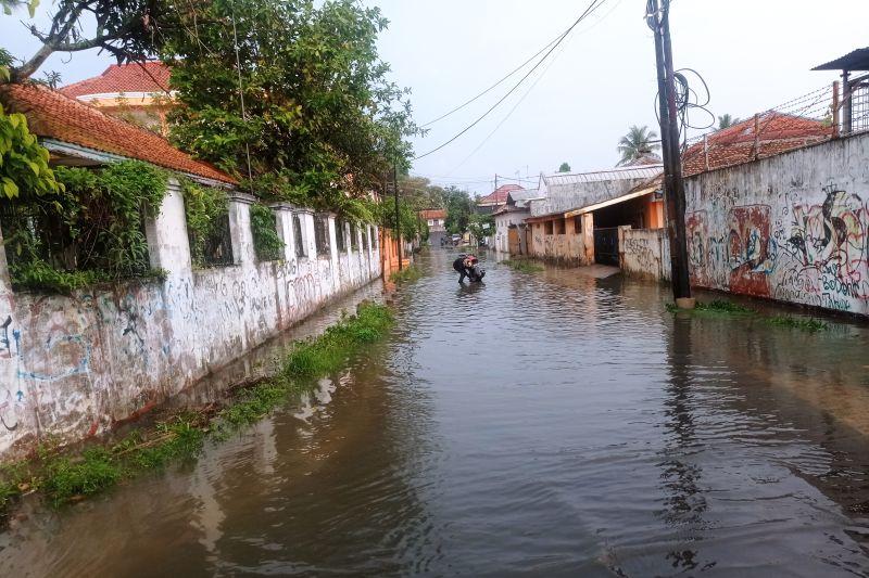Imbas Hujan dan Petir, Permukiman Warga di Rangkasbitung Dilanda Banjir 60 Sentimeter
