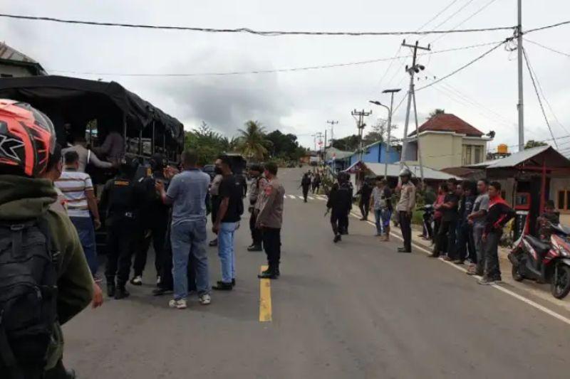 Polisi Tangkap 12 Pelaku Pembakar Surat Suara Pilkades di Manggarai Barat
