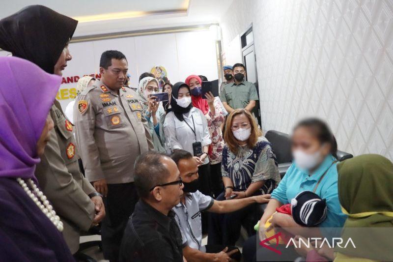 Polres Bogor Telah Pulangkan Bayi yang Dijual "Ayah Sejuta Anak" ke Lampung