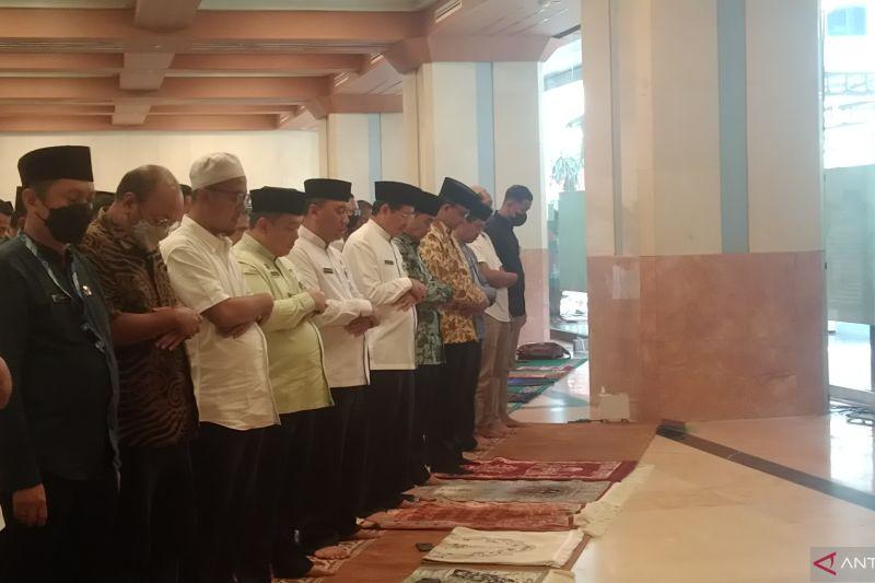 Hari Terakhir Ngantor di Balai Kota, Anies Baswedan dan Riza Patria Gelar Perpisahan dengan ASN